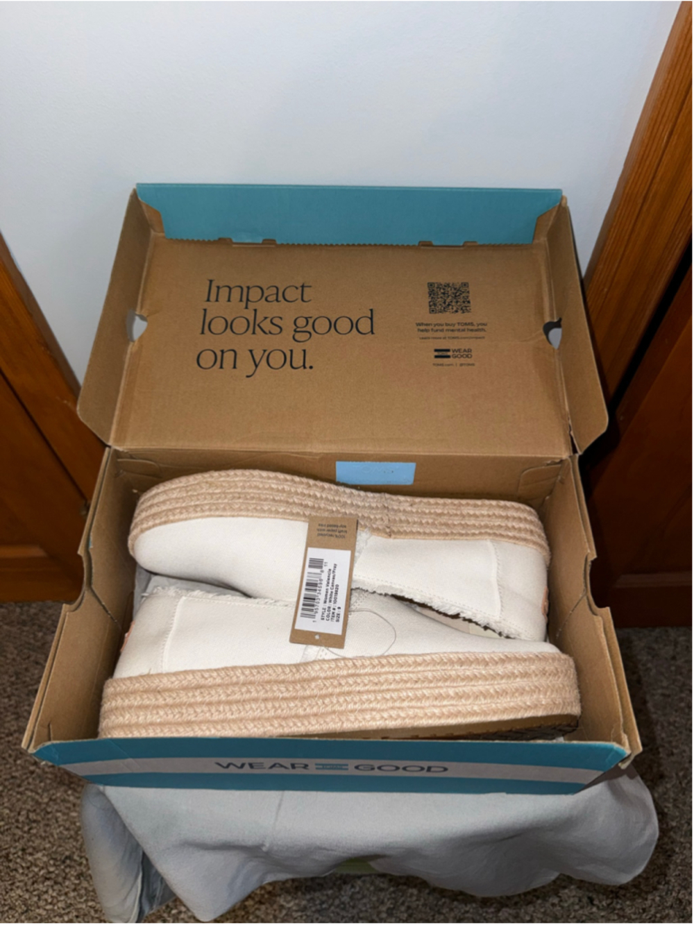 Women's TOMS Valencia Espadrilles Size 9 White Canvas Fray